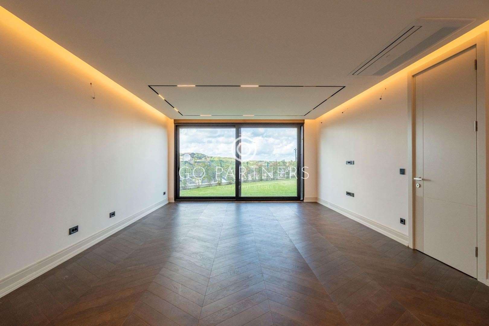 Zekeriyaköy'de Modern Mimari İle Tasarlanmış, Lüks 4+1 Villa! — 5/36