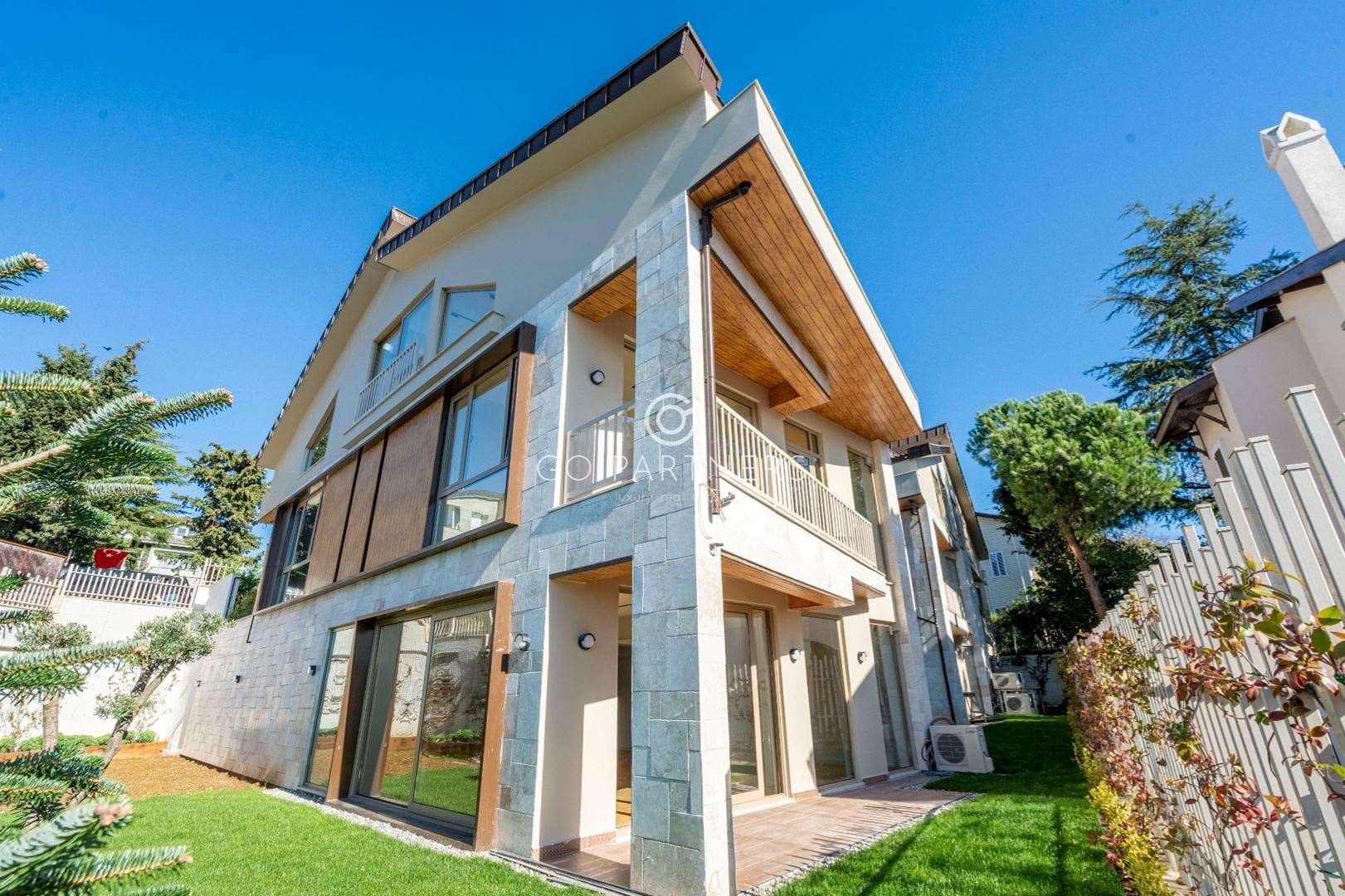 Aram Trio Müstakil Villa Lüksü Zekeriyaköy'ün Zirvesinde Yaşa — 53/53