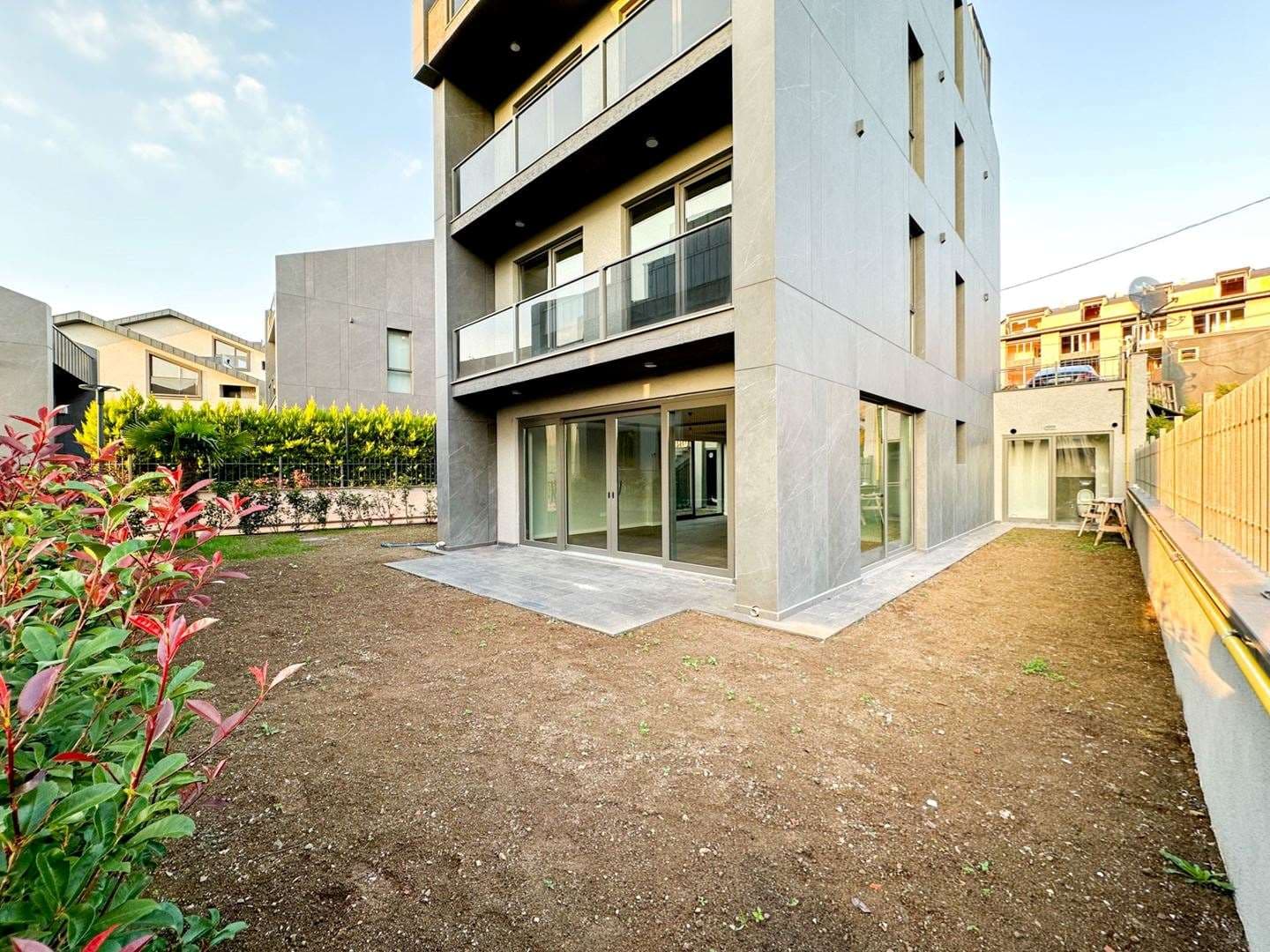 Pearl Zekeriyaköy'de Satılık 6+2 Sıfır Asansörlü Fourleks Villa — 1/25