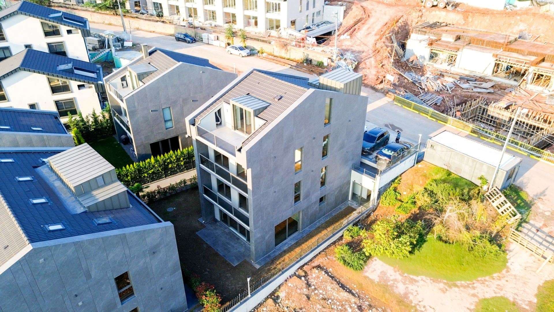Pearl Zekeriyaköy'de Satılık 6+2 Sıfır Asansörlü Fourleks Villa — 3/25