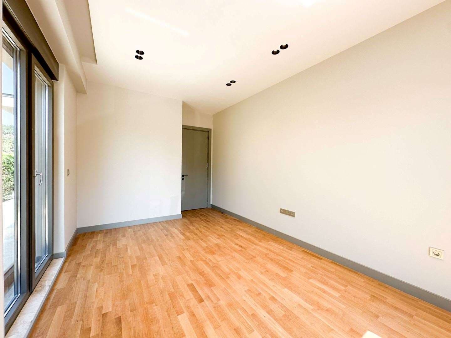 Uskumruköy'de Tünele Yakın Konumda 225m² 4+1 Satılık İkiz Villa — 6/46